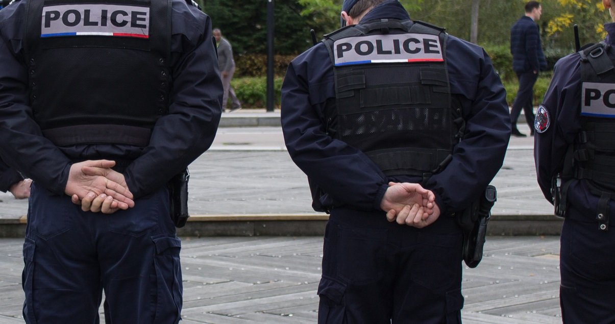 police.jpg?resize=412,275 - Yvelines: un policier et son fils ont été attaqués par quatre jeunes armés