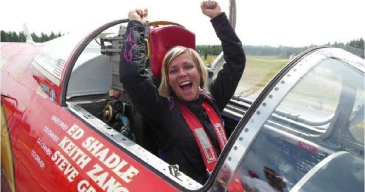 yahoo news source2.jpg?resize=412,232 - Race Car Driver Jessi Combs Has Been Named The Fastest Woman on Earth by Guinness