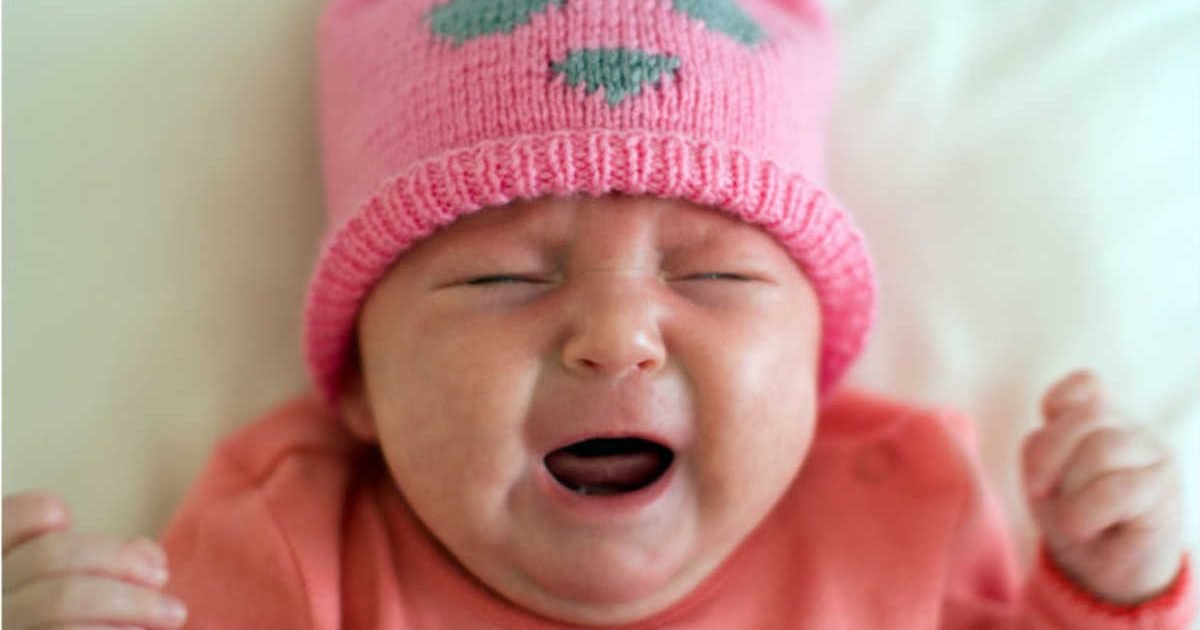 157314 newborn crying e1596134285999.jpg?resize=1200,630 - Selon une étude les bébés pleureraient la nuit pour empêcher leur mère de retomber enceinte