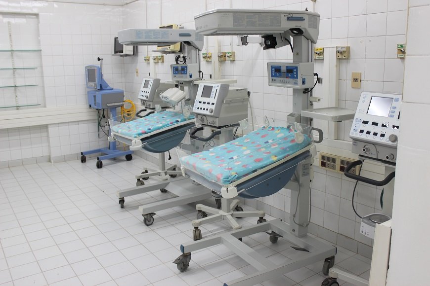 Renovada sala de Cuidados Intensivos Neonatales, con dos unidades ...