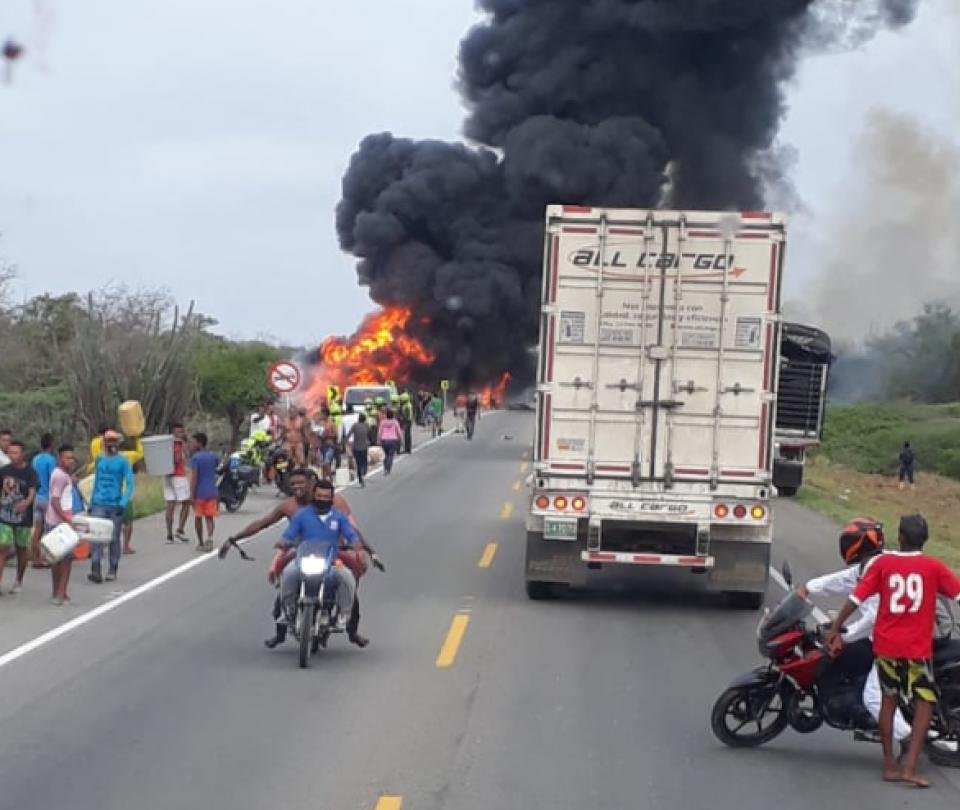 Explosión e incendio de camión cisterna: Quemados en Tasajera por ...