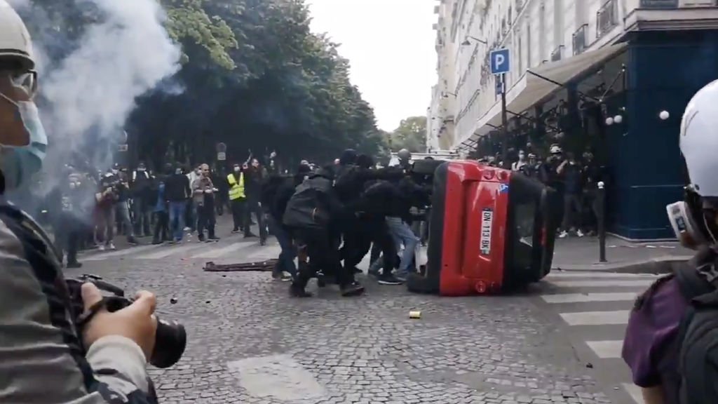 Una protesta de sanitarios en París desemboca en disturbios - NIUS