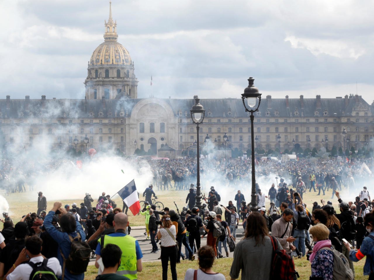 Protesta por la sanidad pública en París termina en choques con la ...