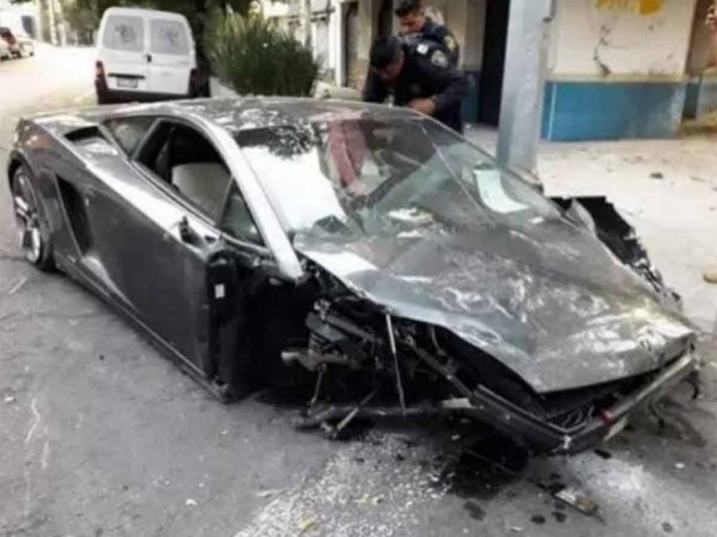Habrían robado en Jalisco Lamborghini destrozado en la Roma
