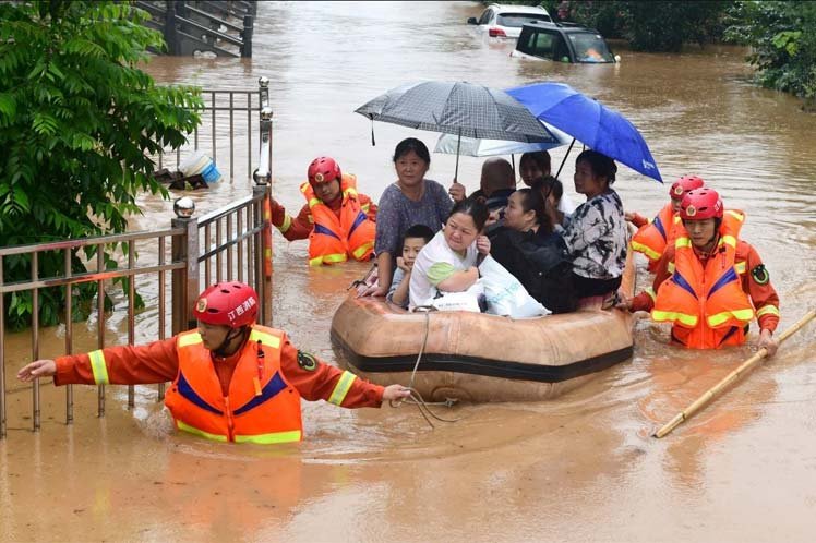 Inundaciones dejan 140 muertos y 30 millones de damnificados en China