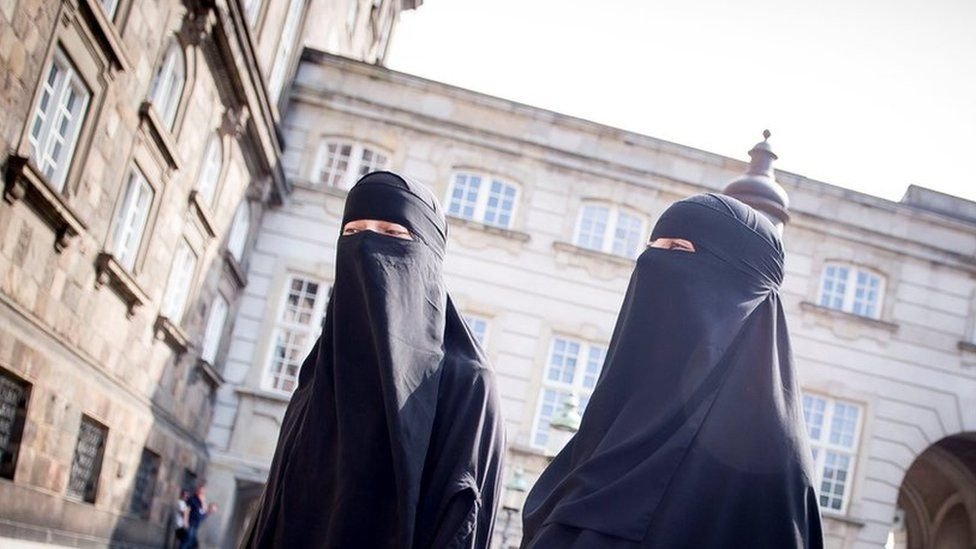 Denmark passes ban on niqabs and burkas - BBC News