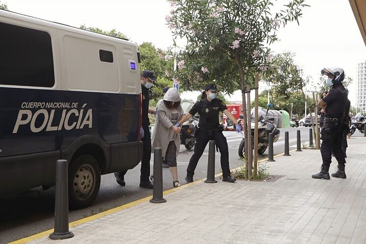 Llega al juzgado de Mislata la mujer detenida por el asesinato de su...