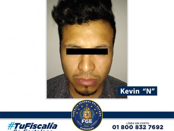 Tras escuchar los gritos, el esposo de la paciente entró al consultorio y agredió al presunto doctor identificado como Kevin “N”, quien llevaba tres meses trabajando en la Unidad de Partería.