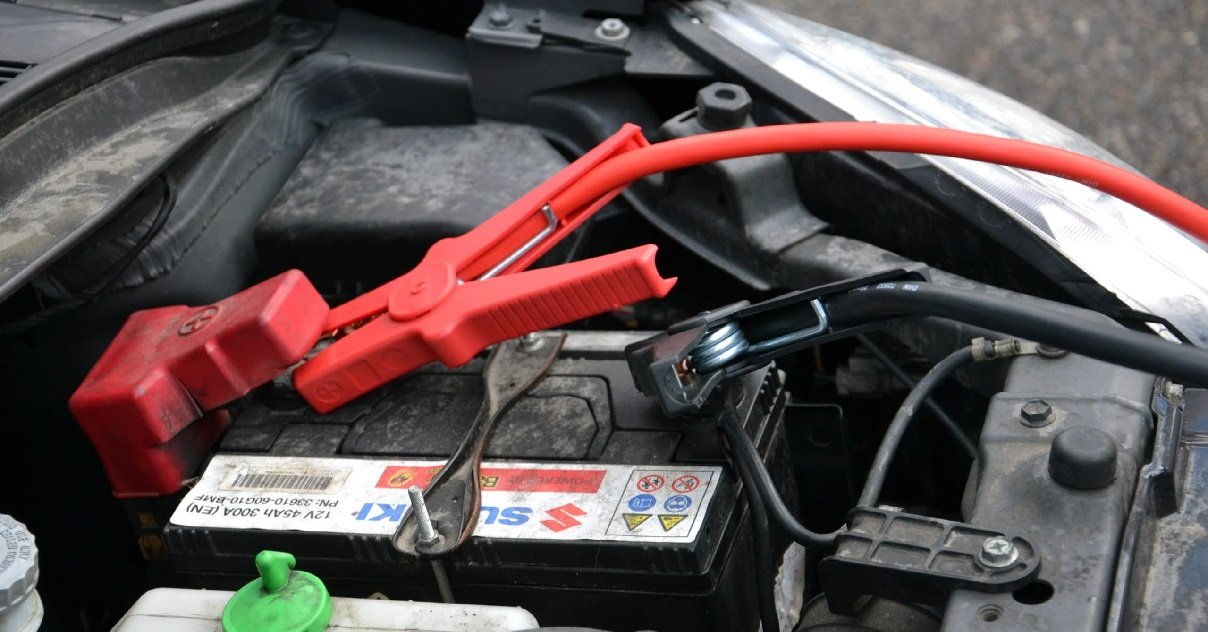 batterie.jpg?resize=412,275 - Yvelines: un homme a torturé sa femme avec une batterie de voiture