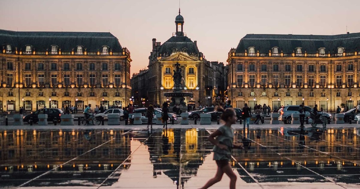 bdx.jpg?resize=412,275 - Bordeaux: un clandestin libyen a poignardé une étudiante à neuf reprise et a agressé deux autres femmes