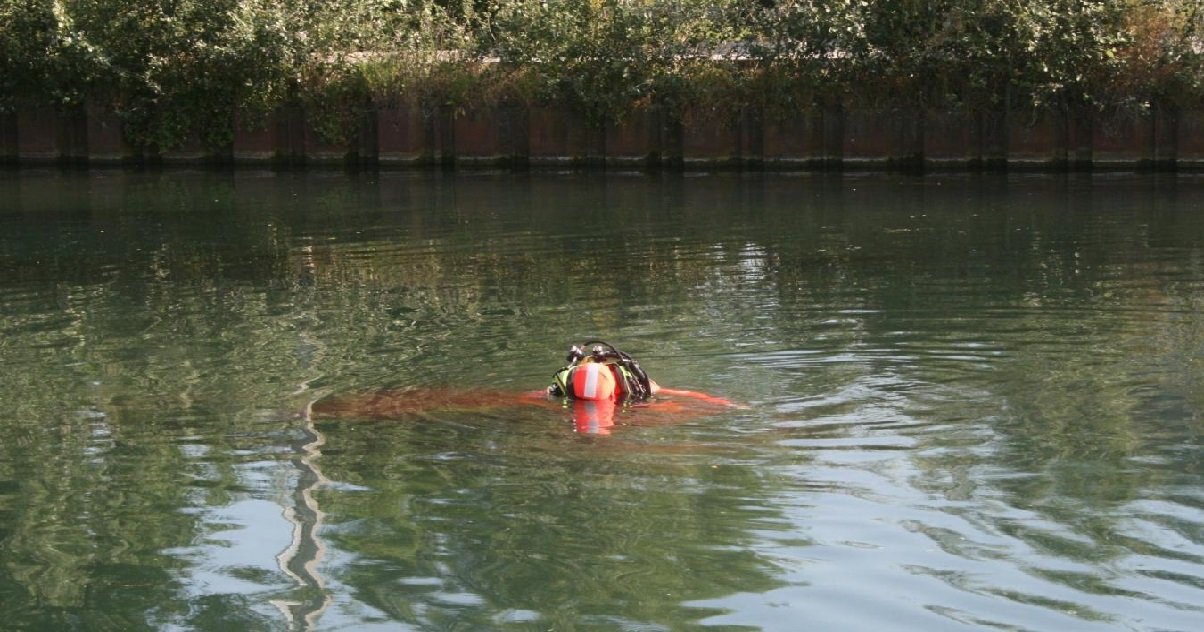 corps.jpg?resize=412,275 - Ain: un corps a été retrouvé dans le Rhône avec des plaies par balles et les pieds attachés