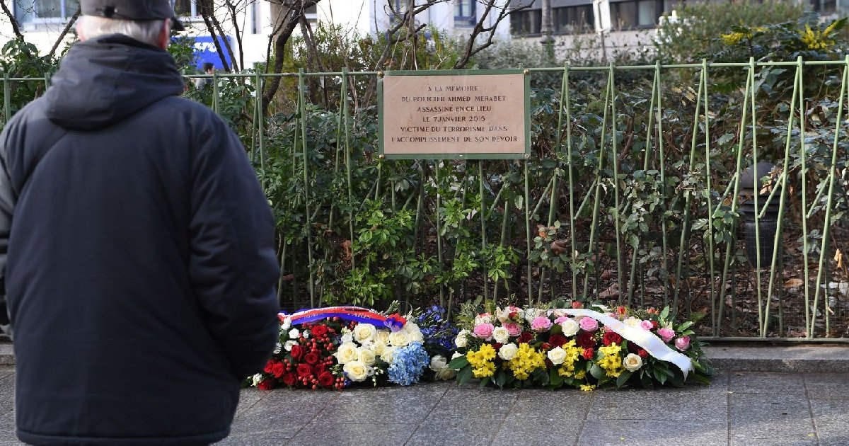 plaque.jpg?resize=1200,630 - Paris: la plaque en hommage au policier tué par les frères Kouachi a été vandalisée