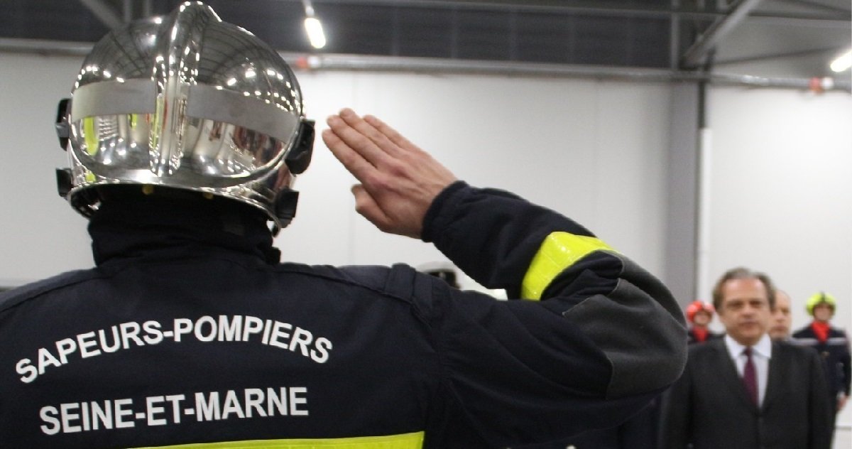 pompiers.jpg?resize=1200,630 - Melun: une femme sapeur-pompier a été blessée par l'homme à qui elle était venue porter secours