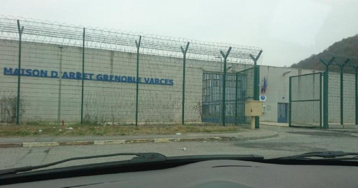 prisn.jpeg?resize=1200,630 - Isère: des véhicules en direction de la prison de Varces ont été visés par des tirs