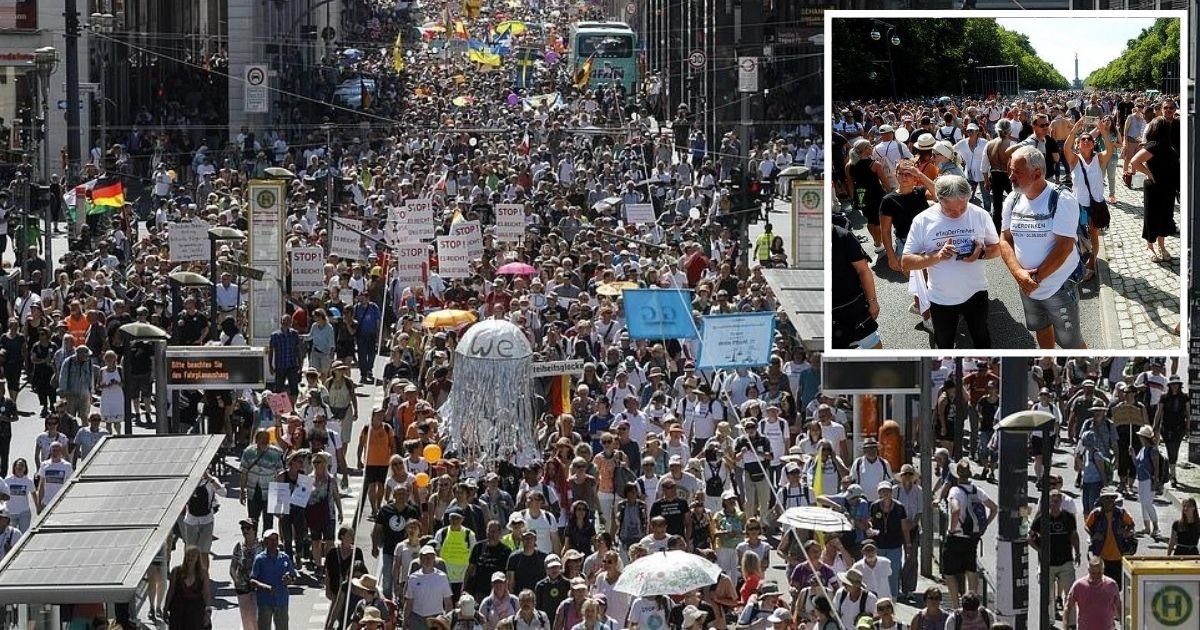 1 10.jpg?resize=1200,630 - Miles De Manifestantes Exigen "Libertad Sin Mascarillas" Y Califican Al Coronavirus De "Falsa Alarma"