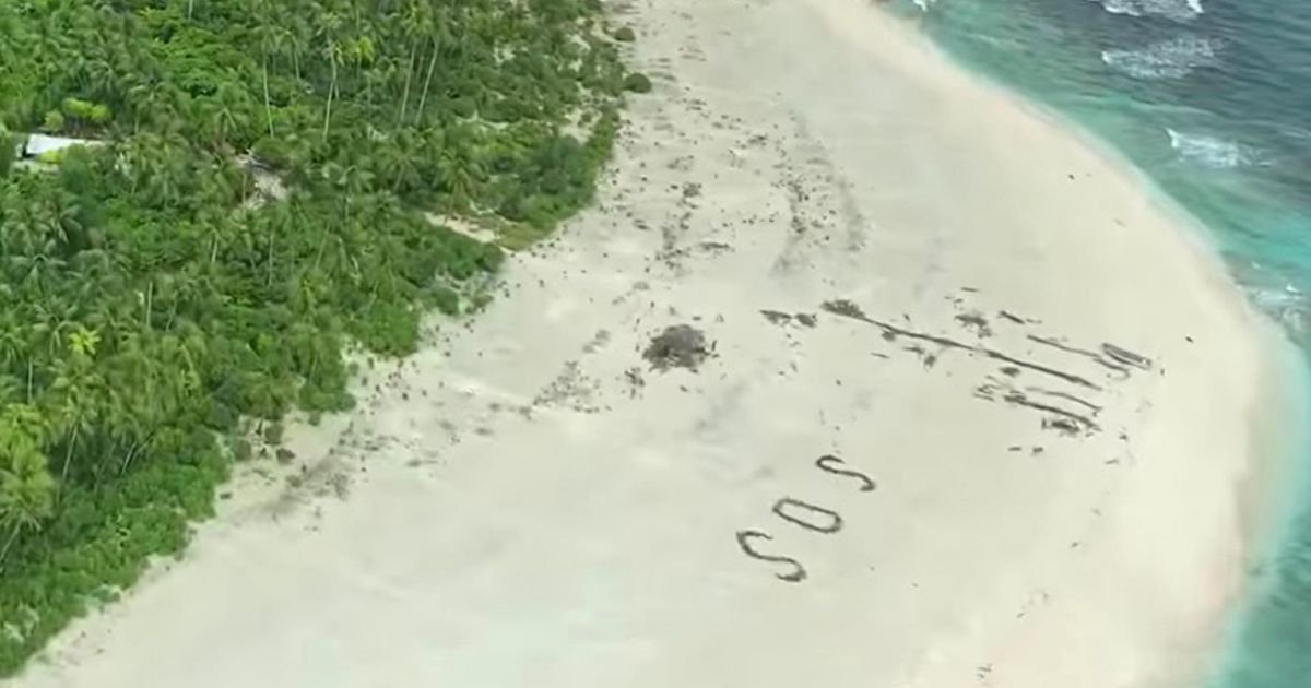 1 sos.jpg?resize=412,275 - Missing Sailors Rescued After Writing SOS on Sand