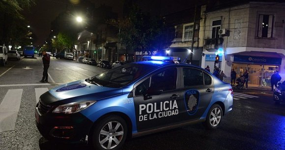 Un hombre muere asfixiado durante detención policial en Argentina ...