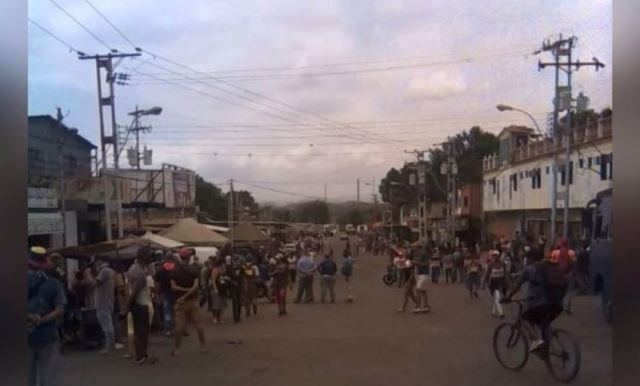 El hambre condujo a vecinos de los Valles del Tuy a protestar en ...