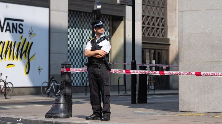 Jeremy Menesses: Teenager stabbed to death on Oxford Street in ...