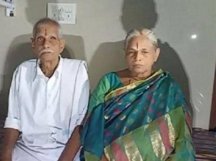 Erramatti Mangayamma y su esposo. ¿Está bien que haya sido mamá a los 73?