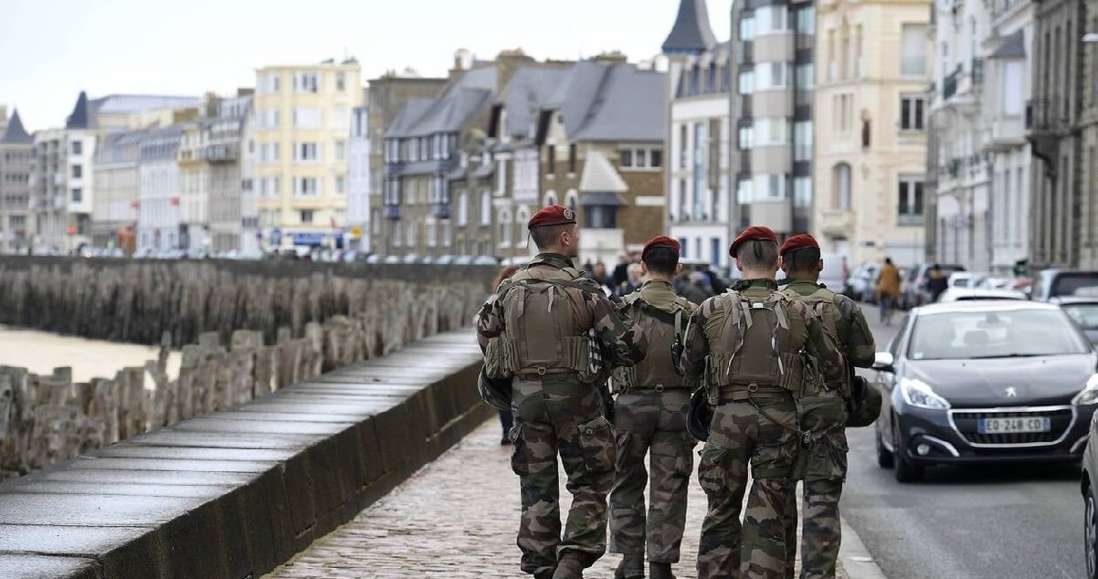 armee.jpg?resize=412,232 - Covid-19: un maire a demandé l'aide de l'armée pour faire respecter le port du masque