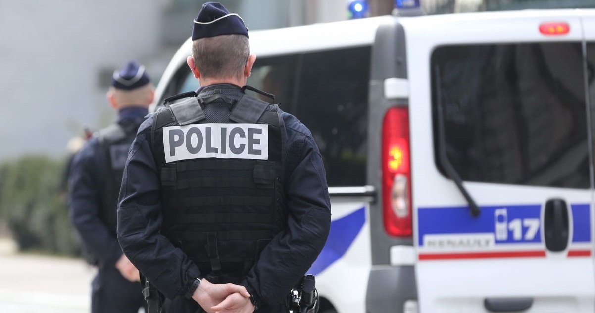 blois.jpg?resize=1200,630 - Blois: un homme ivre s'est rendu dans un commissariat pour se battre avec la police