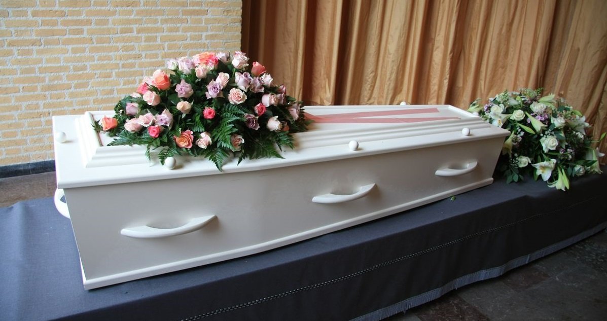 cercueil.jpg?resize=1200,630 - Oups: une maison funéraire a mis le mauvais corps dans un cercueil