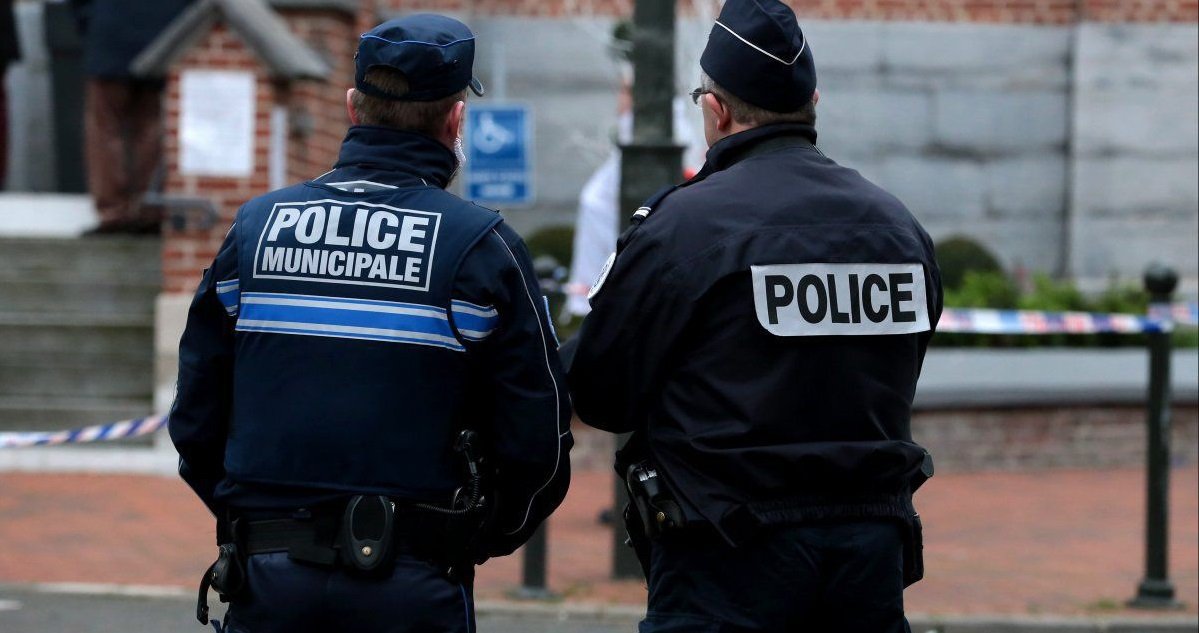 police 7.jpg?resize=412,275 - Béziers: six policiers ont été frappés par quatre jeunes hommes lors d'un contrôle routier