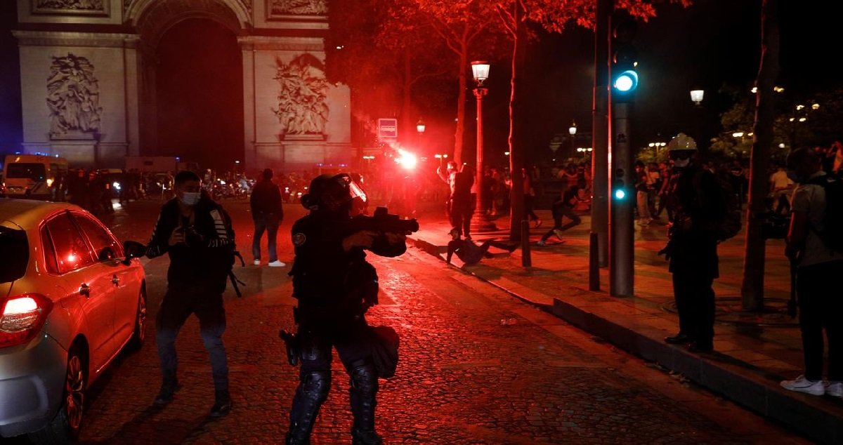 psg.jpeg?resize=412,275 - Victoire du PSG: 36 personnes interpellés après des heurts sur les Champs-Elysées