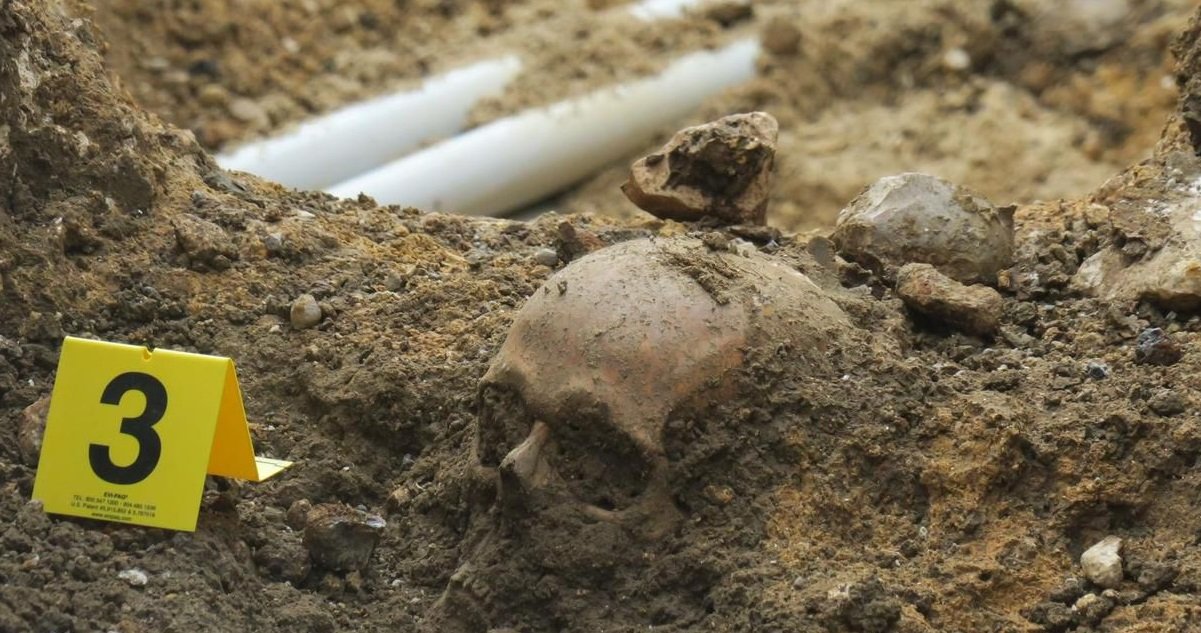 squelette.jpg?resize=1200,630 - Bussy-Saint-Georges: un deuxième squelette enterré près de la mairie a été découvert