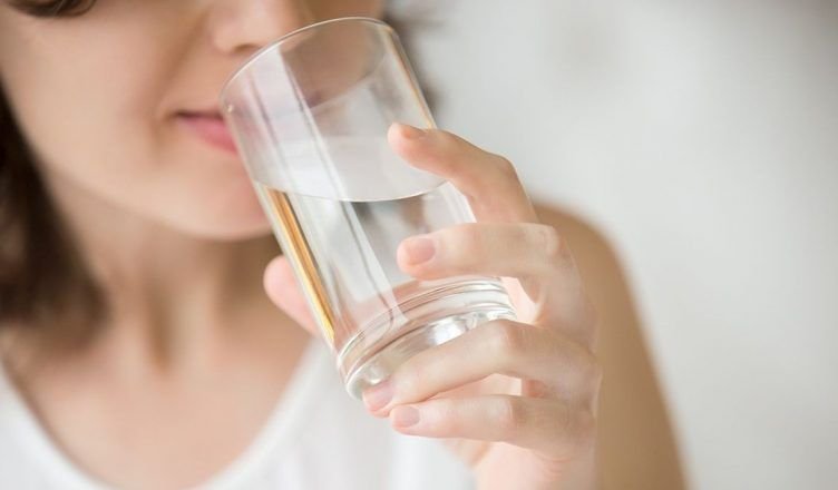 Dieta del agua para adelgazar: ¿es peligrosa para la salud?