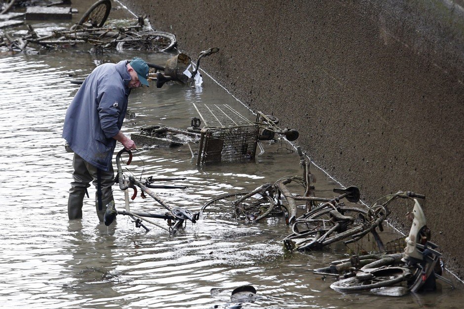 Paris Canal Drained After 200 Years