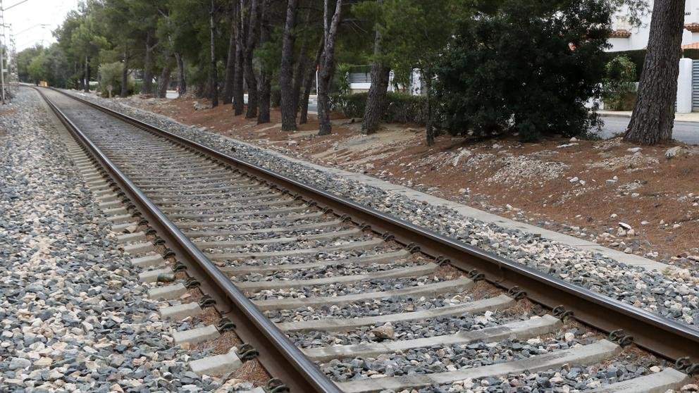 Una plataforma aboga por conservar las vías del tren entre Cambrils y Salou