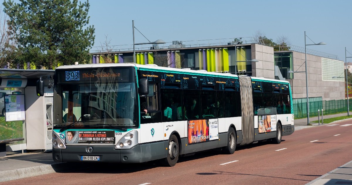 bus.jpg?resize=412,275 - Val-de-Marne: un groupe de jeunes a attaqué un bus pour enlever un passager