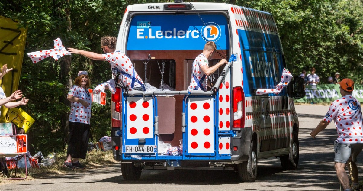 caravane.jpg?resize=412,275 - Tour de France: un enfant de 4 ans a été percuté par un véhicule de la caravane publicitaire