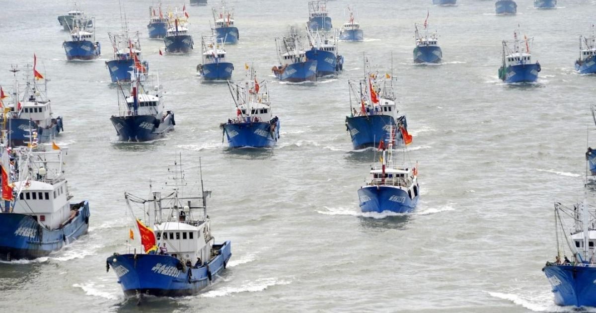 china fishing fleet e1600968081693.jpeg?resize=1200,630 - Une armada de pêcheurs chinois a pillé les eaux autour des Galapagos