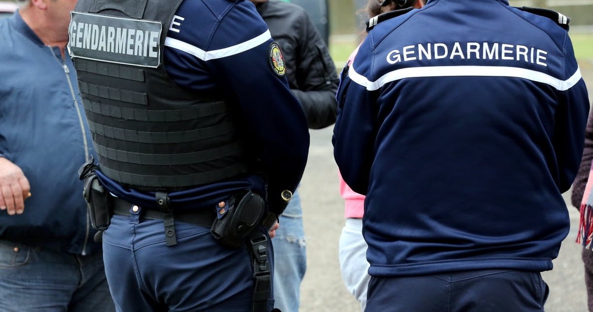 gendarme.jpg?resize=412,232 - Gironde: une petite fille de 2 ans a été enlevée en pleine promenade