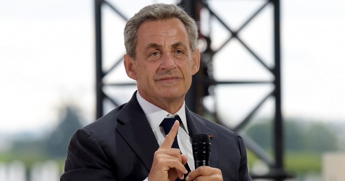 la provence 1 e1599229240380.jpg?resize=1200,630 - Nicolas Sarkozy défend le professeur Raoult : "Il a fait ce qu'il a pu"