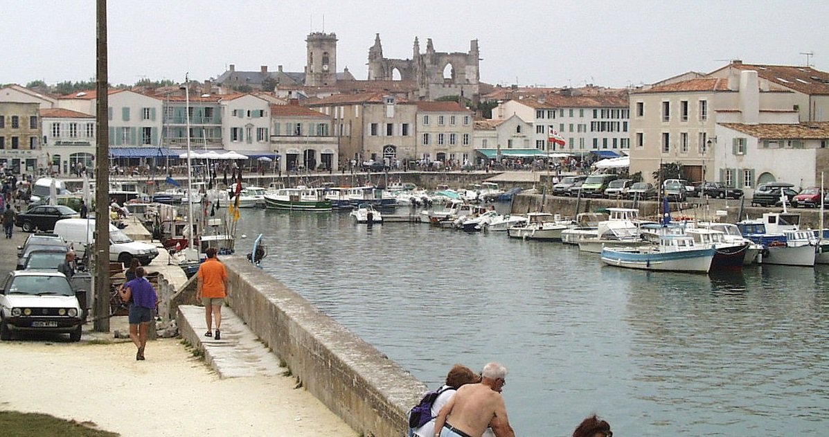 les remparts.jpg?resize=412,275 - Île de Ré: une mère de famille a fait une chute mortelle de 11 mètres