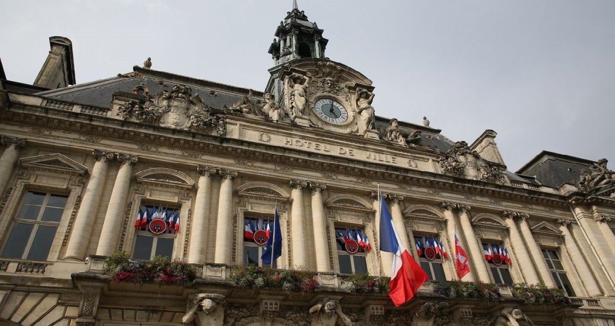 mairie.jpg?resize=412,275 - Insulter un maire sera maintenant considéré comme un "outrage"