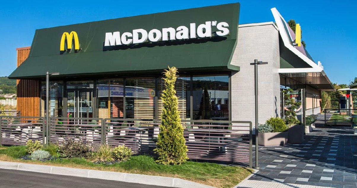 mcdo 1.jpg?resize=412,275 - McDonald's d'Aubagne: un couple a trouvé des asticots dans un cheeseburger