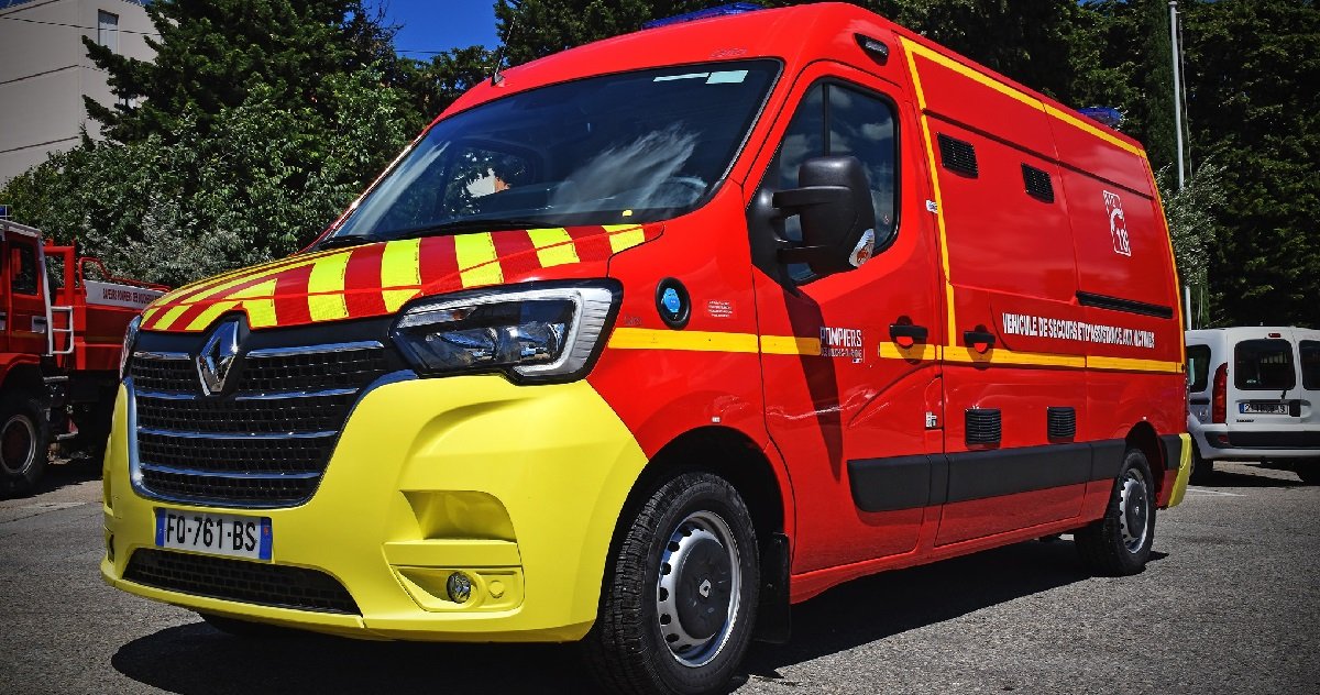 pompiers.jpg?resize=412,275 - Morbihan: un jeune garçon s'est retrouvé coincé sous la camionnette de son père