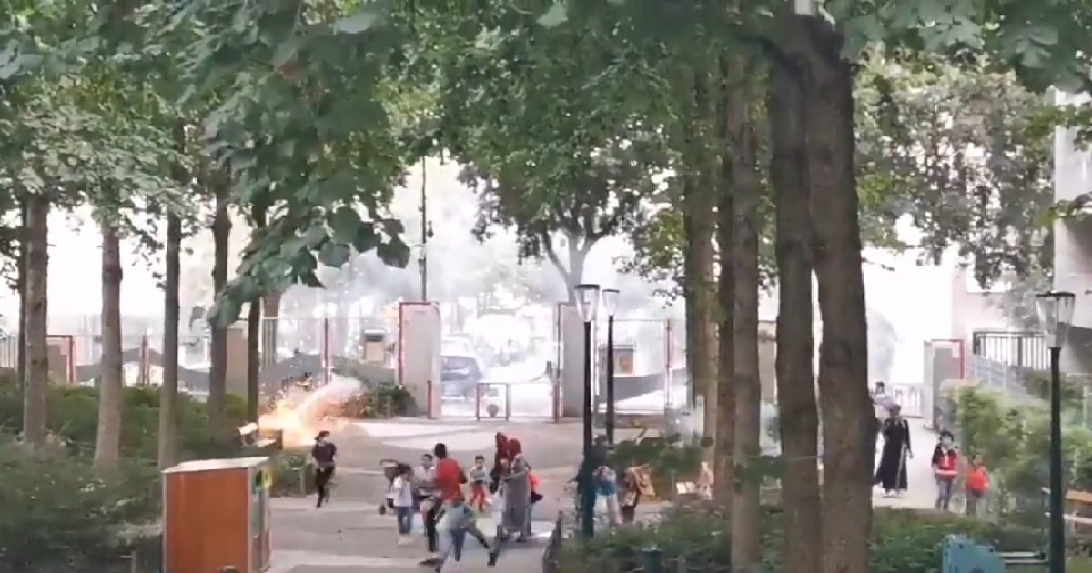 tis.jpg?resize=412,275 - Paris: des jeunes ont semé la panique dans un parc pour enfants avec de tirs de mortiers