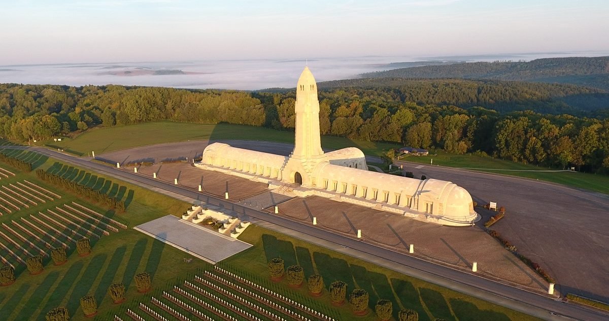 verdun douamont e1599148698679.jpg?resize=1200,630 - Ossuaire de Verdun : Un jeune homme condamné pour avoir montré ses fesses