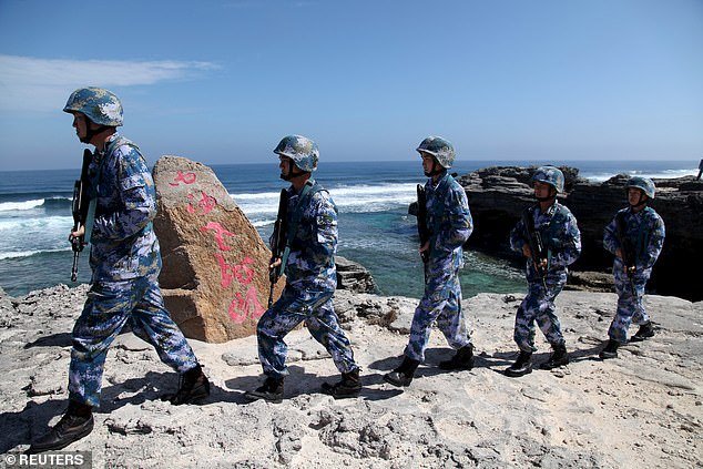 El Presidente de China Xi dice a sus soldados que "se concentren preparados para la guerra" mientras visita una base marina - Alerta Geo