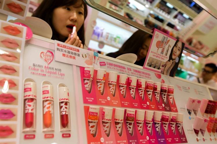 La industria de los cosméticos encuentra inspiración en Asia - WSJ