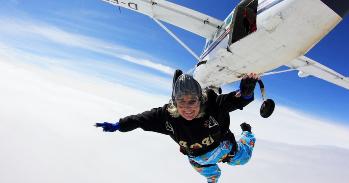 aagasdg.jpg?resize=412,232 - World’s Oldest Female Skydiver Dies At 88 After Completing 1,139 Solo Parachute Jumps