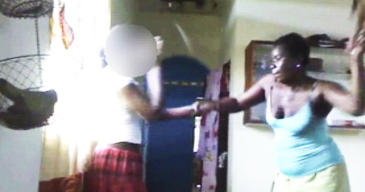 adfadf.jpg?fit=1024%2C538&ssl=1&strip=all - Angry Mom Finds Out Truth About Lesbian Daughter, Arranges Mob To Beat Her Up     