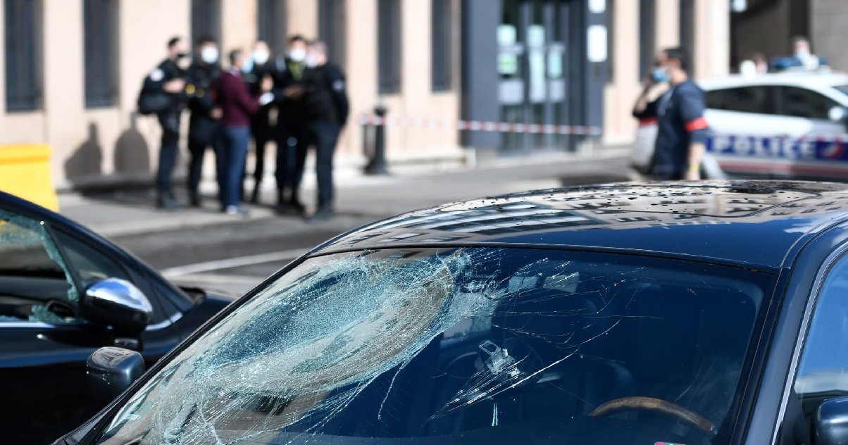 attaque.jpg?resize=412,275 - Suite à l'attaque du commissariat de Champigny, deux hommes sont en garde à vue