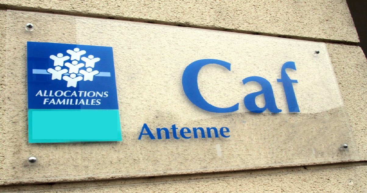 caf.jpg?resize=412,232 - Selon les magistrats, 5 millions de "fantômes" bénéficient de l'aide sociale en France